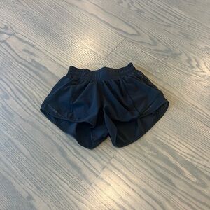 Women's Lululemon Hotty Hot Black Shorts 2.5 Length